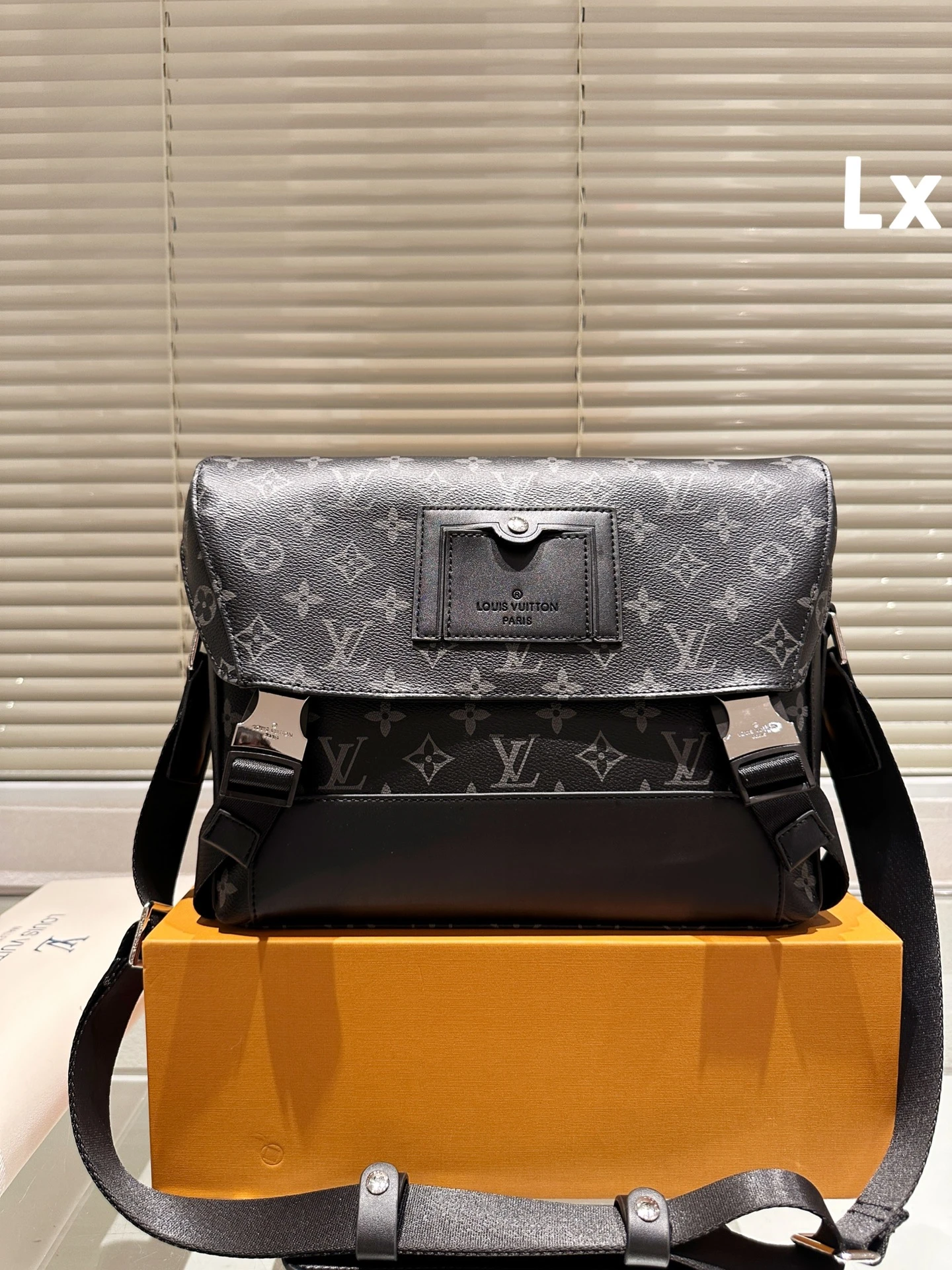 Louis Vuitton Bag — 72f26bec