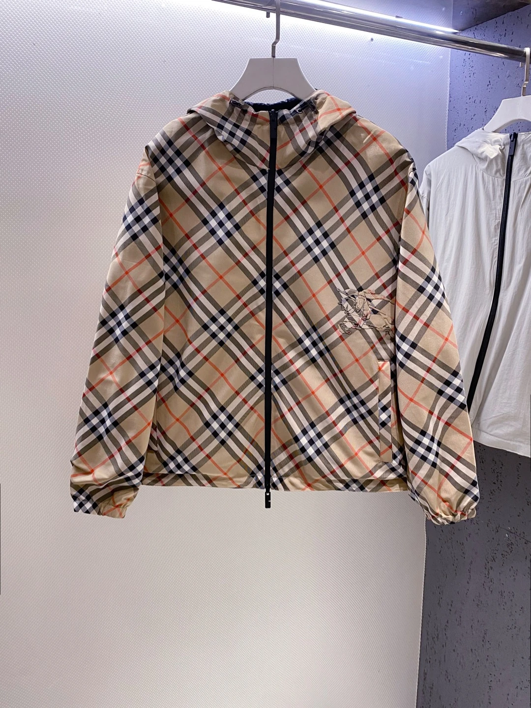 Jackets — e83eb2fe