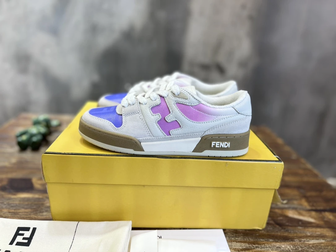 Fendi Sneakers — 379b8746