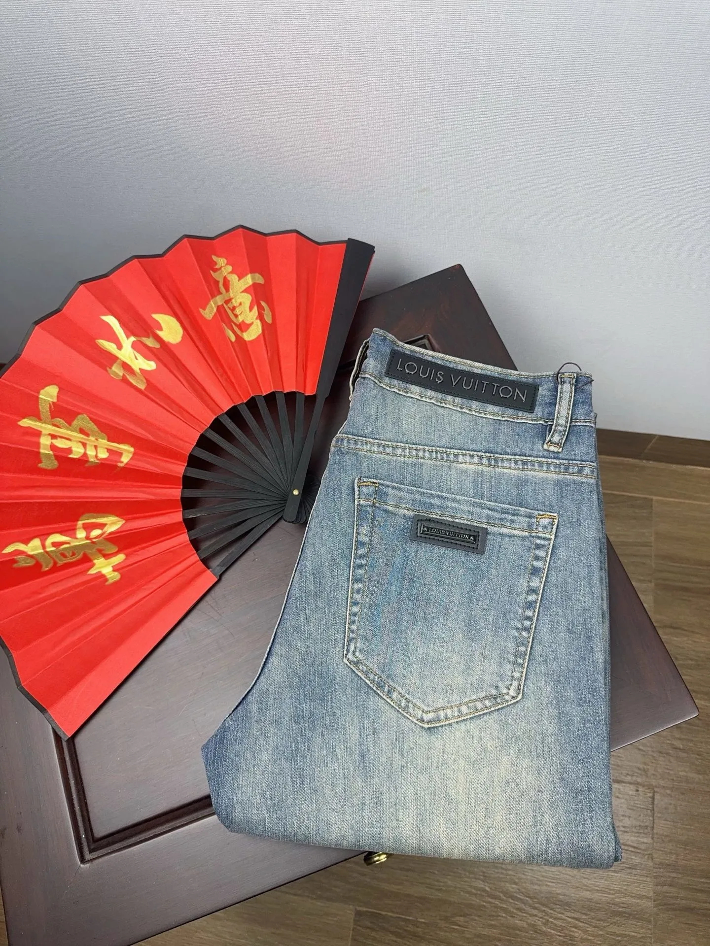 Louis Vuitton Jeans — 47080bca