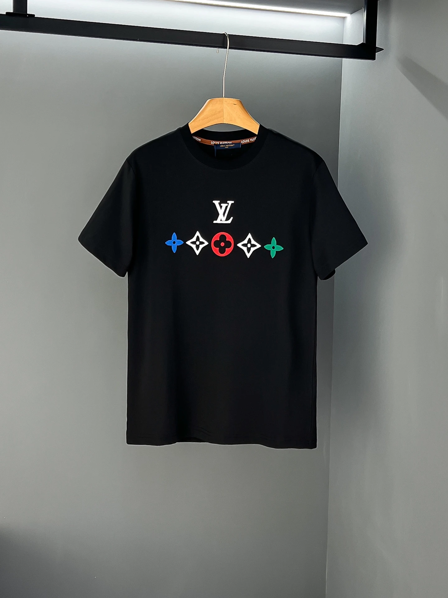 Louis Vuitton T-Shirt — a2154d6e