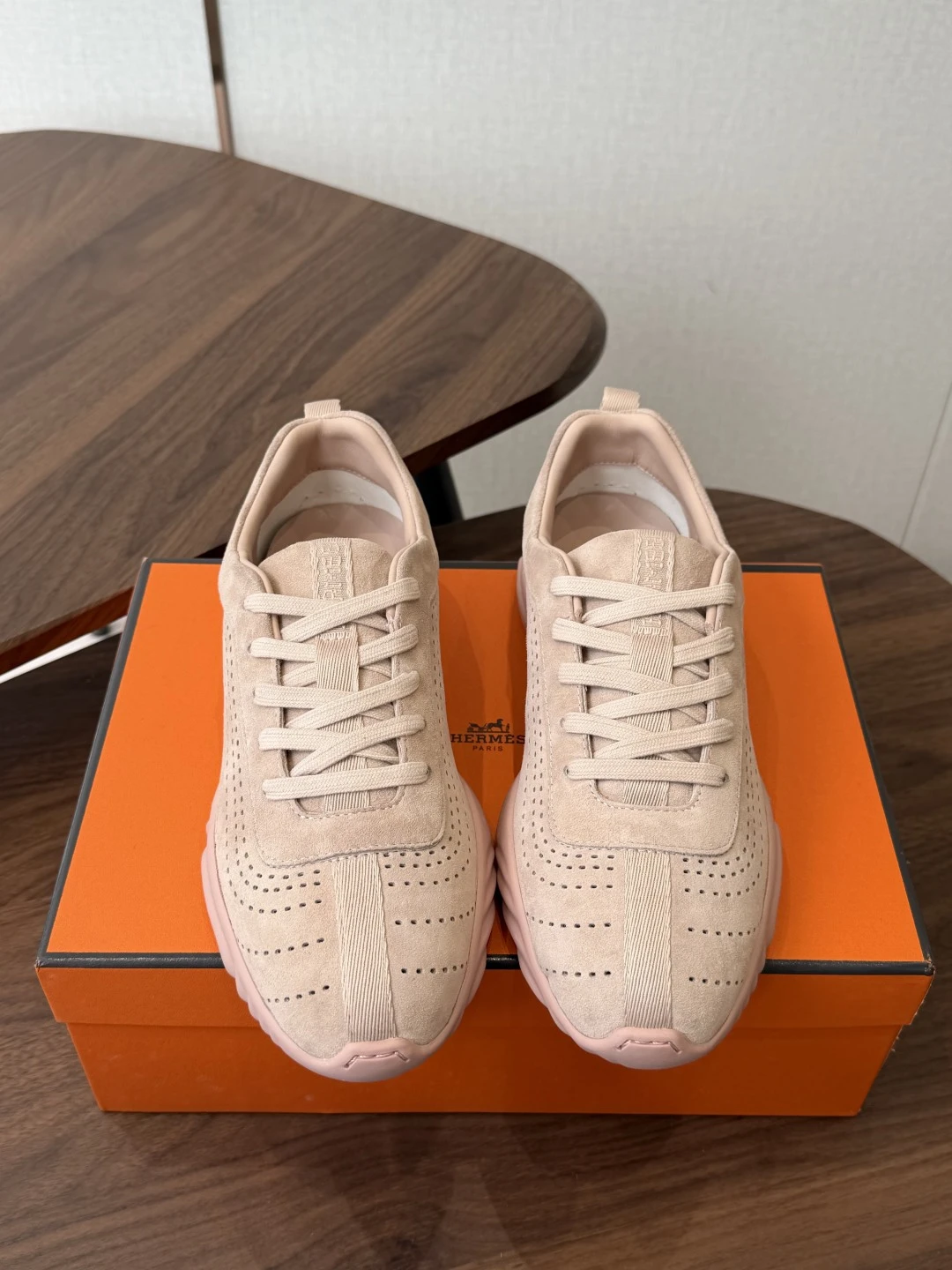 Hermès Sneakers — d812193a