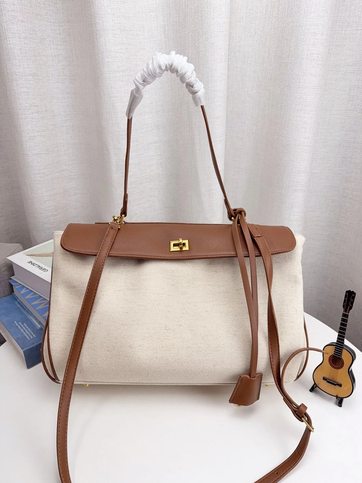 Balenciaga Bag — dd5f96c3