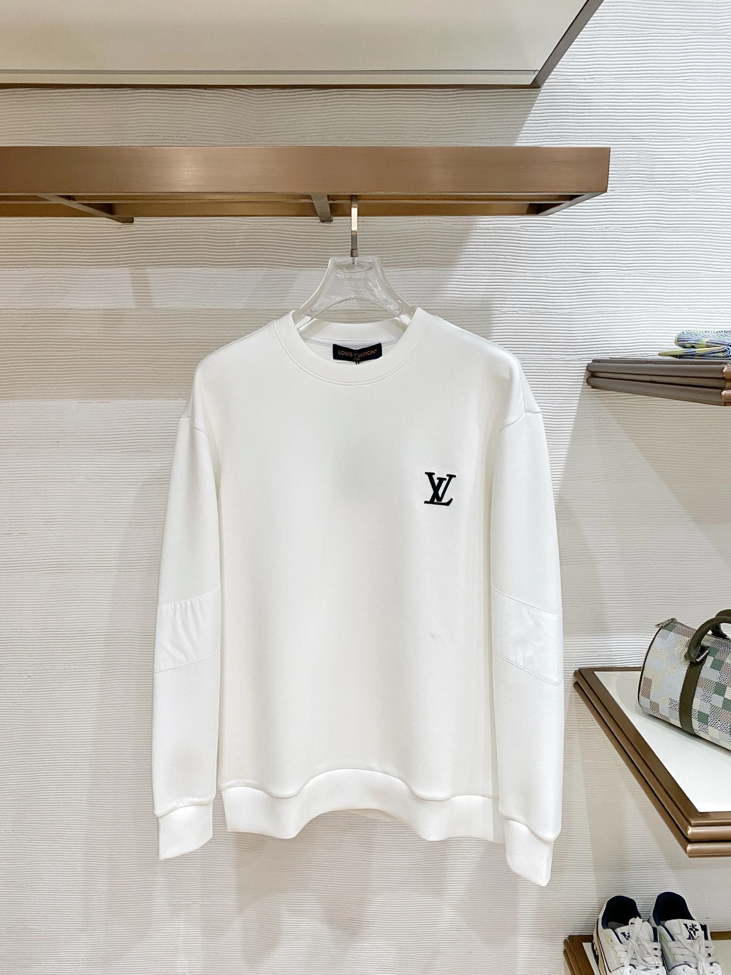 Louis Vuitton Sweatshirts — 8ff20123
