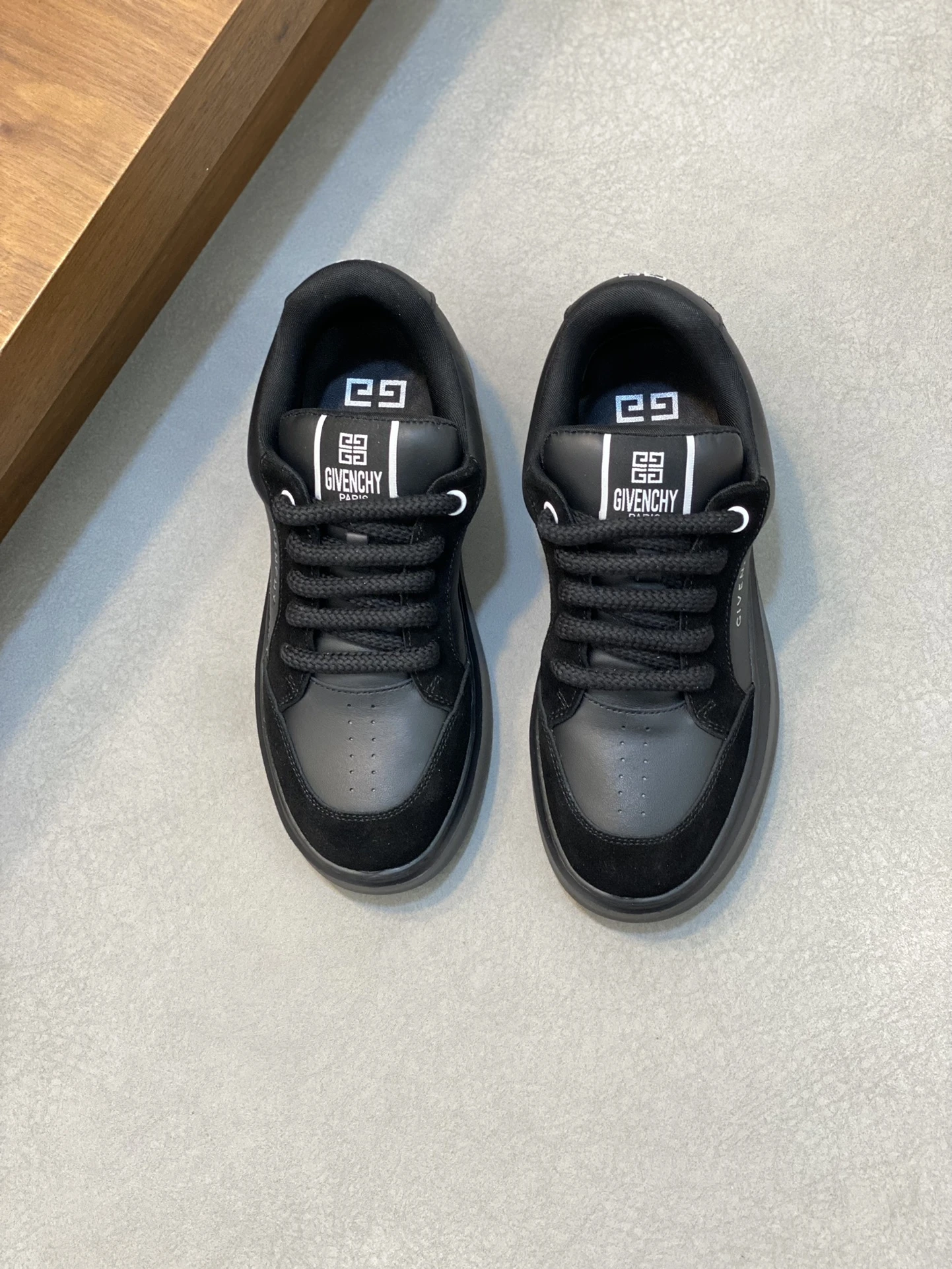 Givenchy Shoes — f0789363