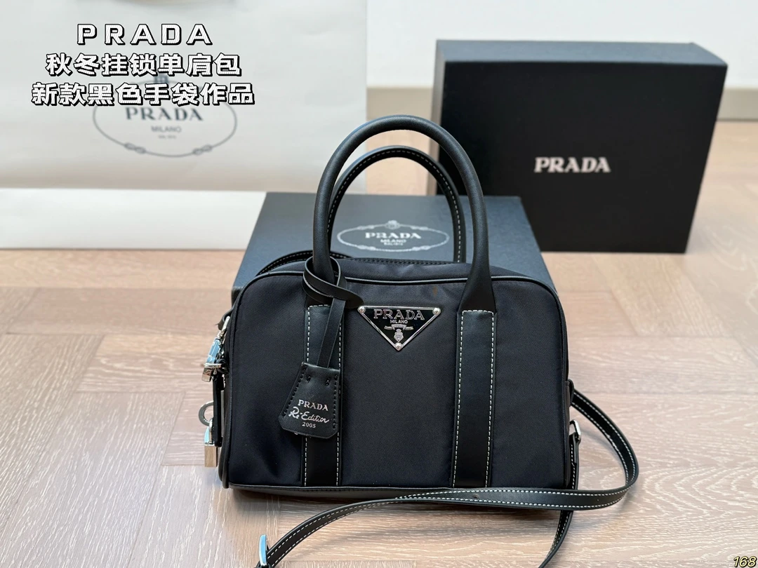 Prada Bag — 0c6df369
