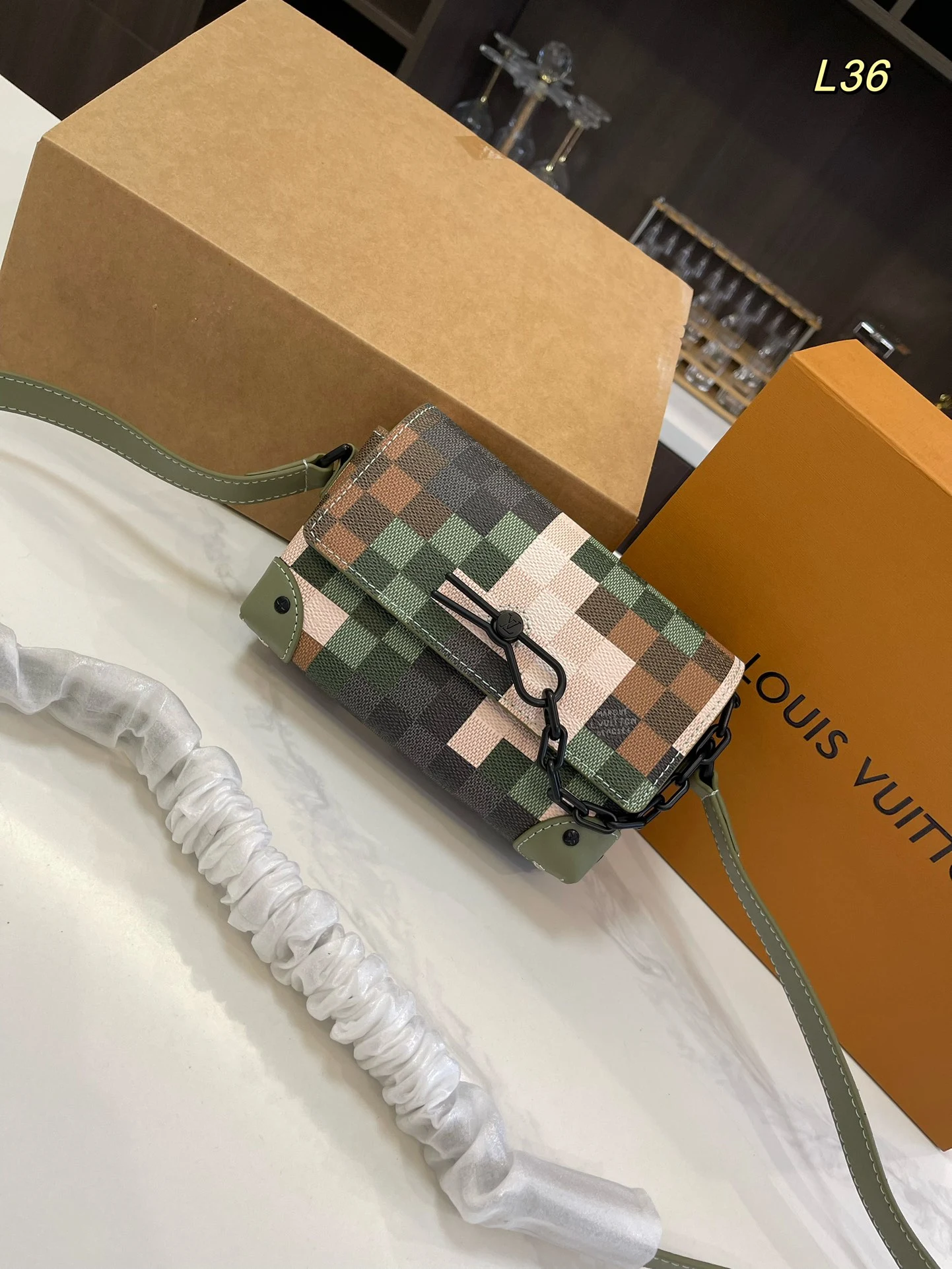 Louis Vuitton Bag — 39558433