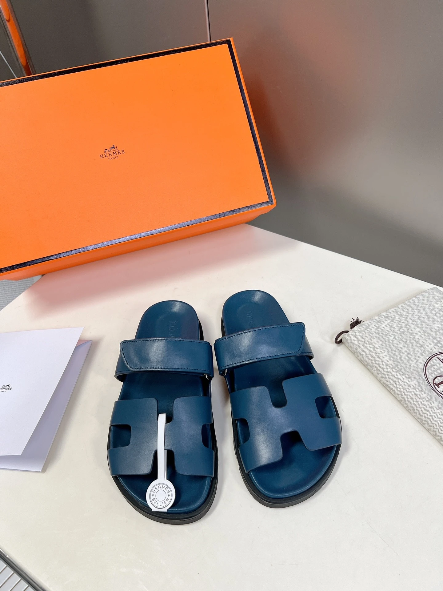 Hermès Slippers — fab029a9
