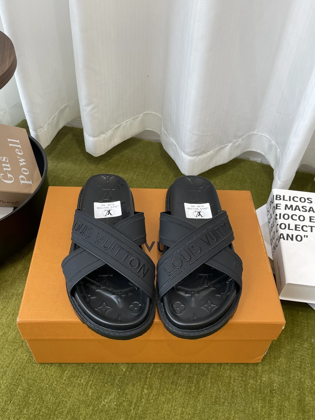 Louis Vuitton Slippers — 5f07712b