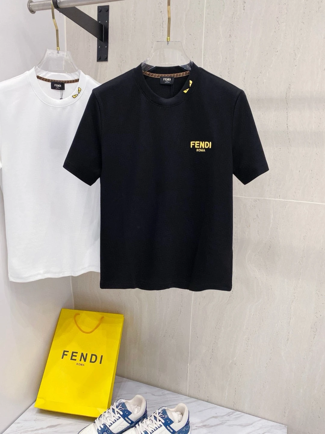 Fendi T-Shirt — 62f08a3a