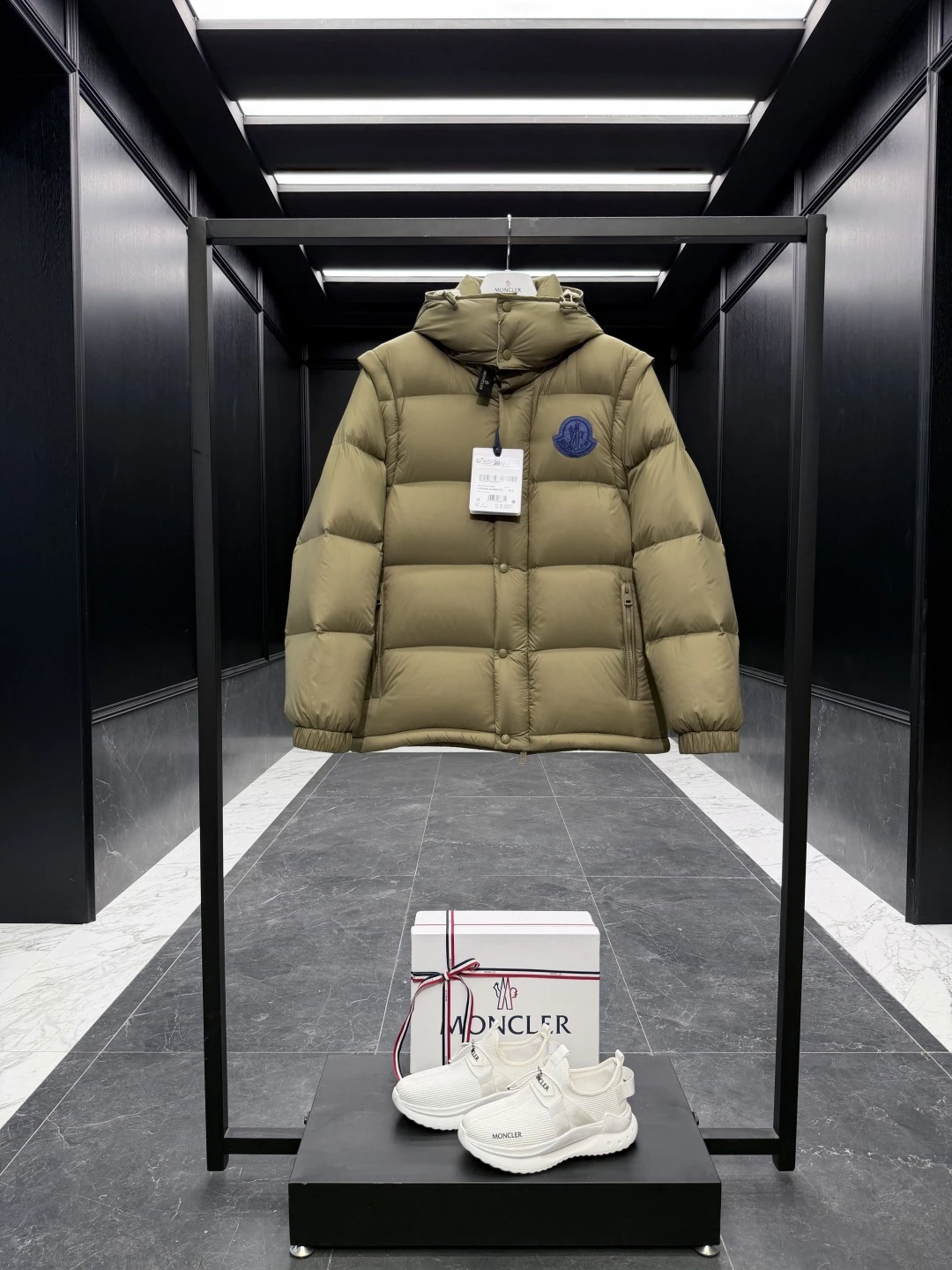 Moncler Down Jacket — 0ed7071f