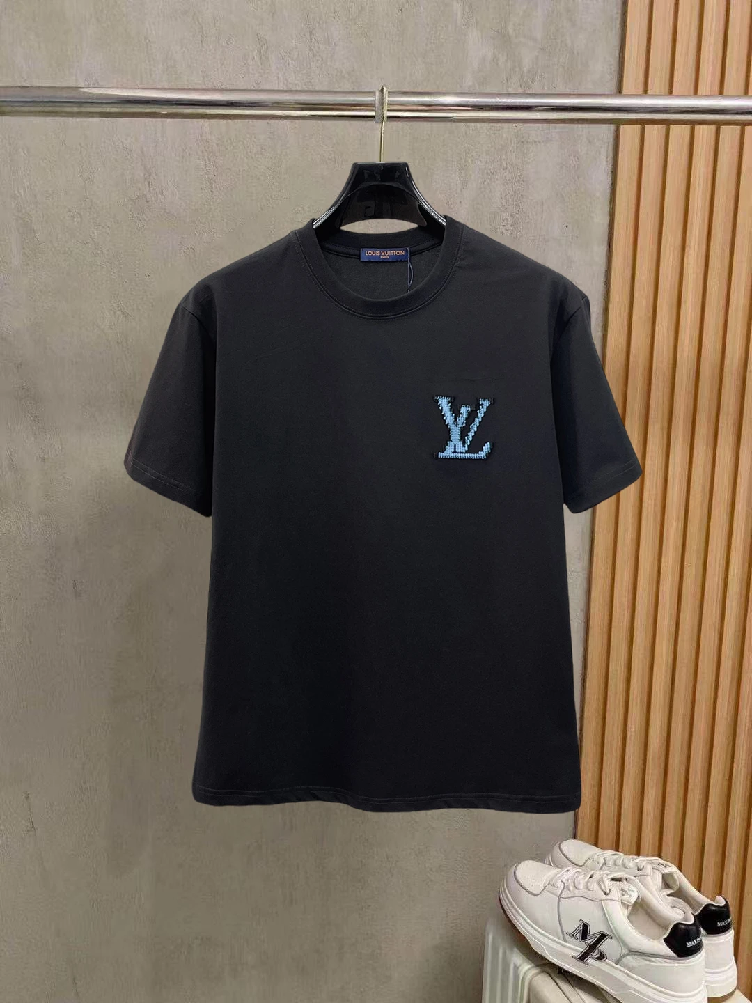 Louis Vuitton T-Shirt — ad90ecc8