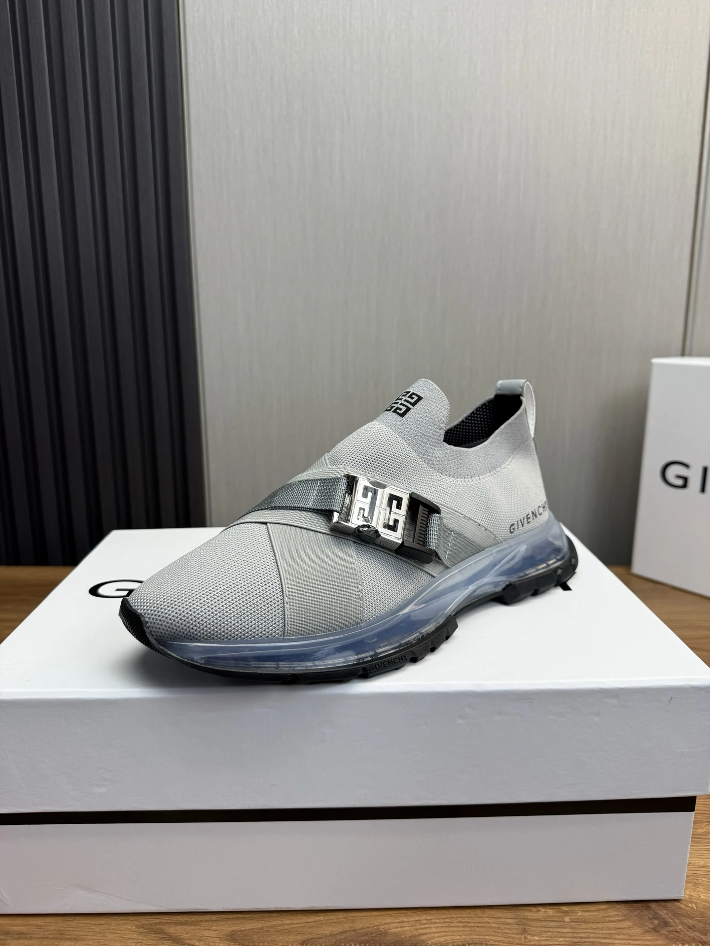 Givenchy Sneakers — 04aa614f