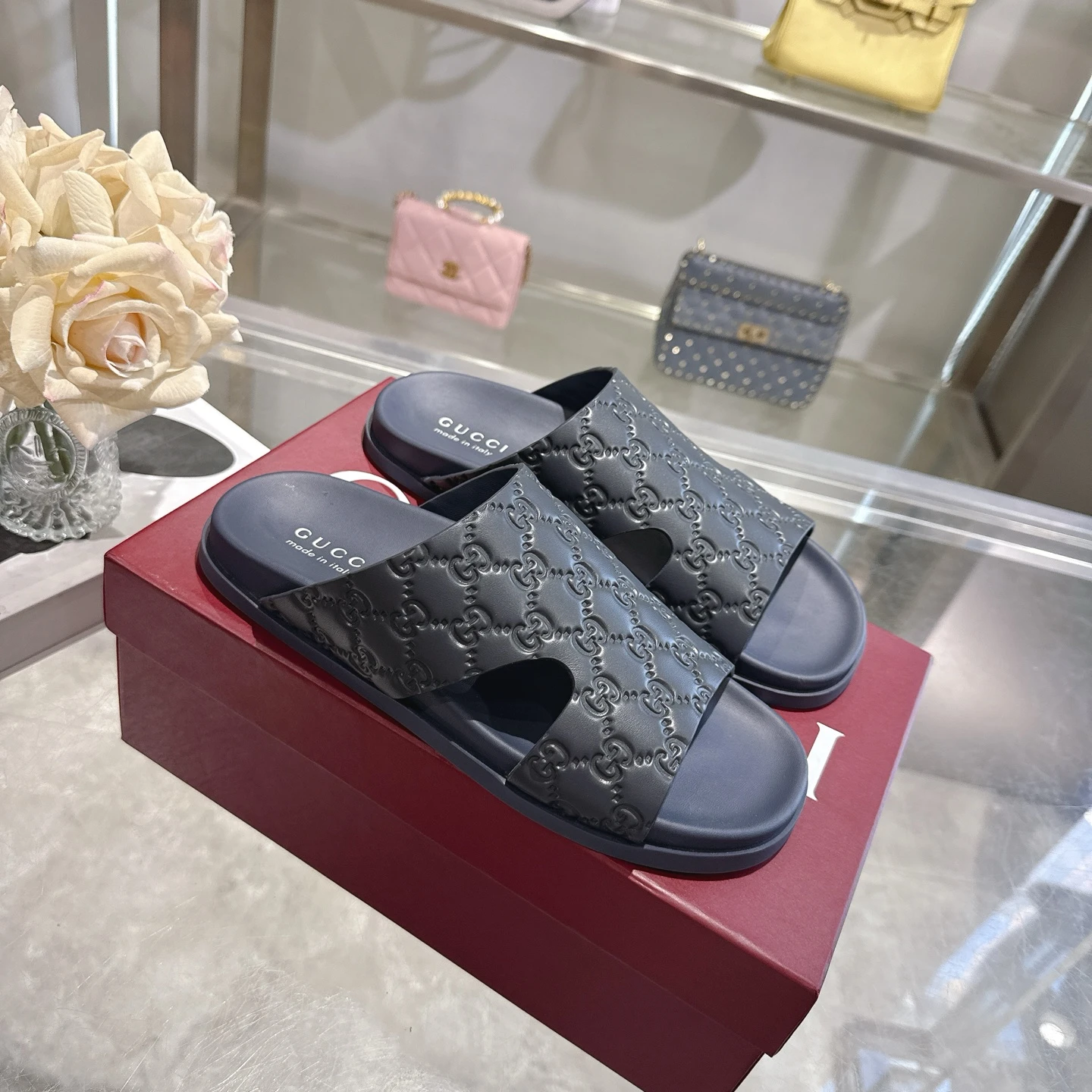 Slippers — 6016efbe