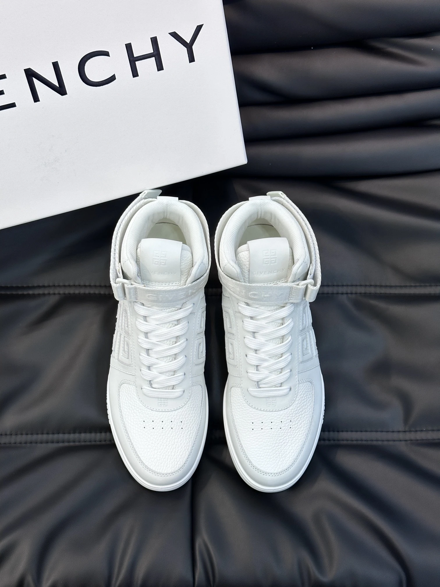 Givenchy Sneakers — 1626a3cd