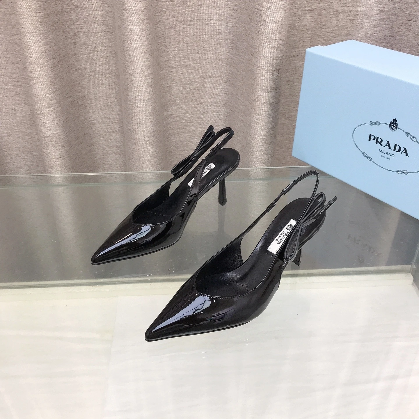 Prada Slippers — 5e5ea204
