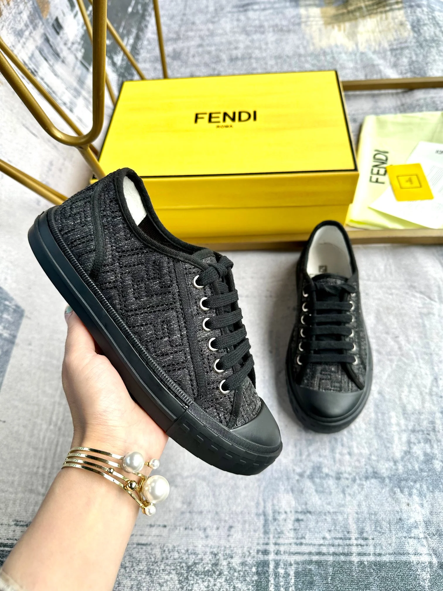 Fendi Sneakers — ee0c59da