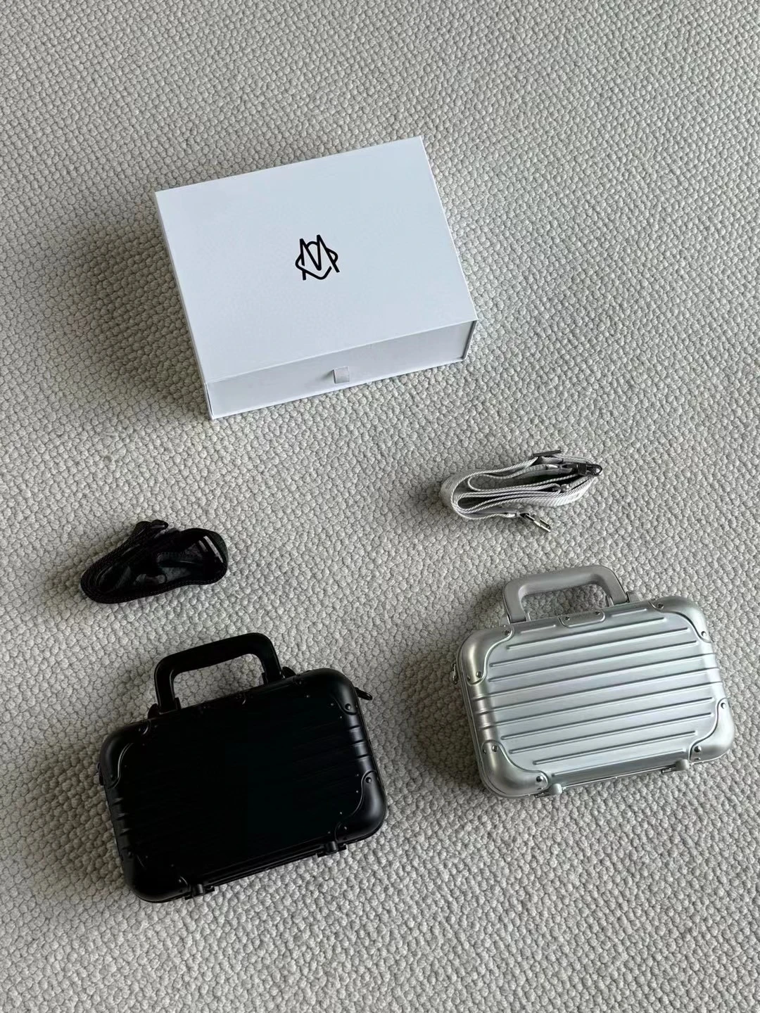 Rimowa Luggage — 6e799491