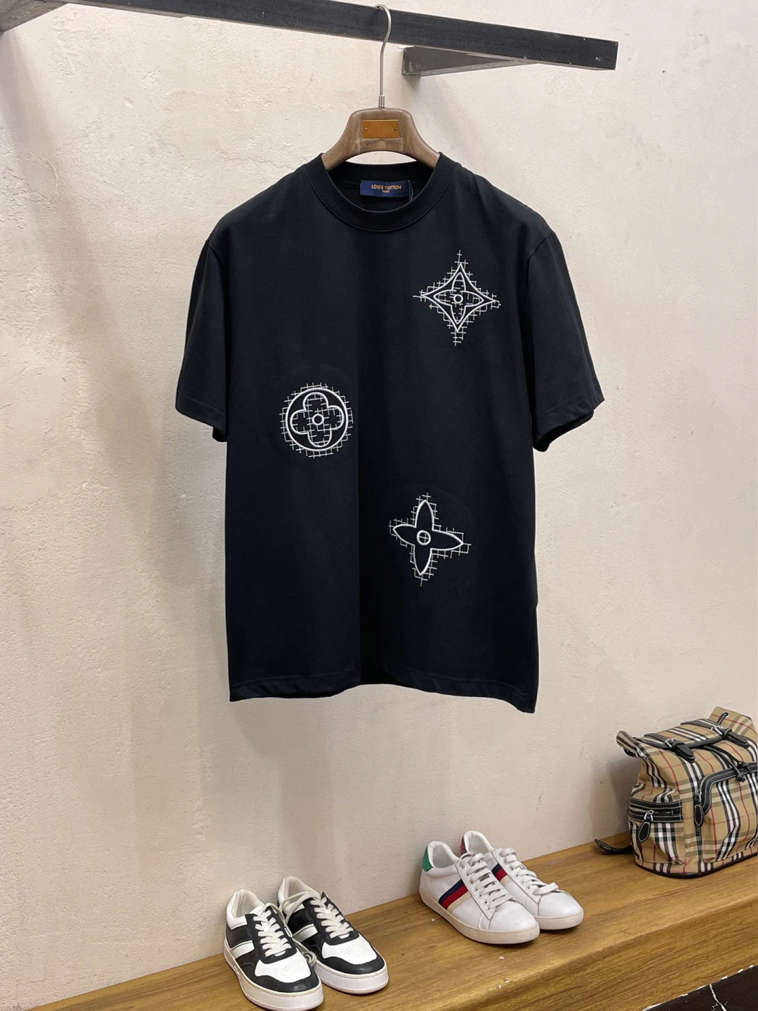 Louis Vuitton T-Shirt — c980cb17