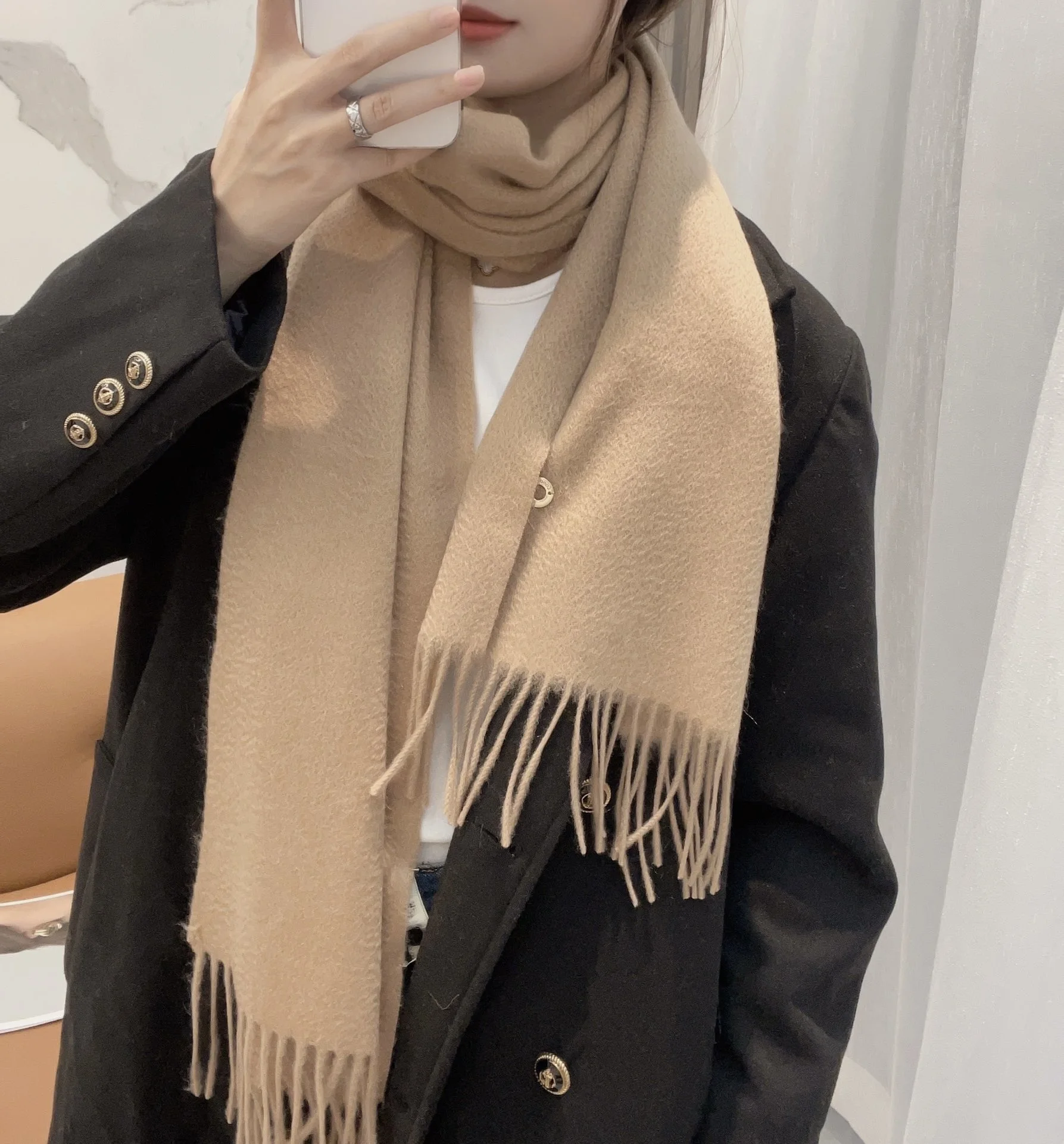 Scarves — 30837efc