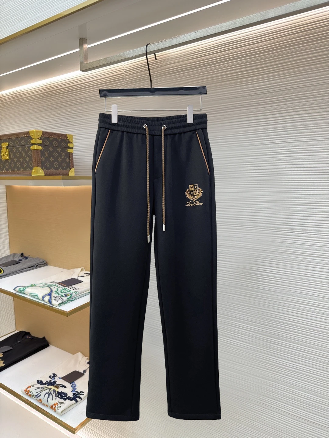 Loro Piana Clothing — 61ec305c