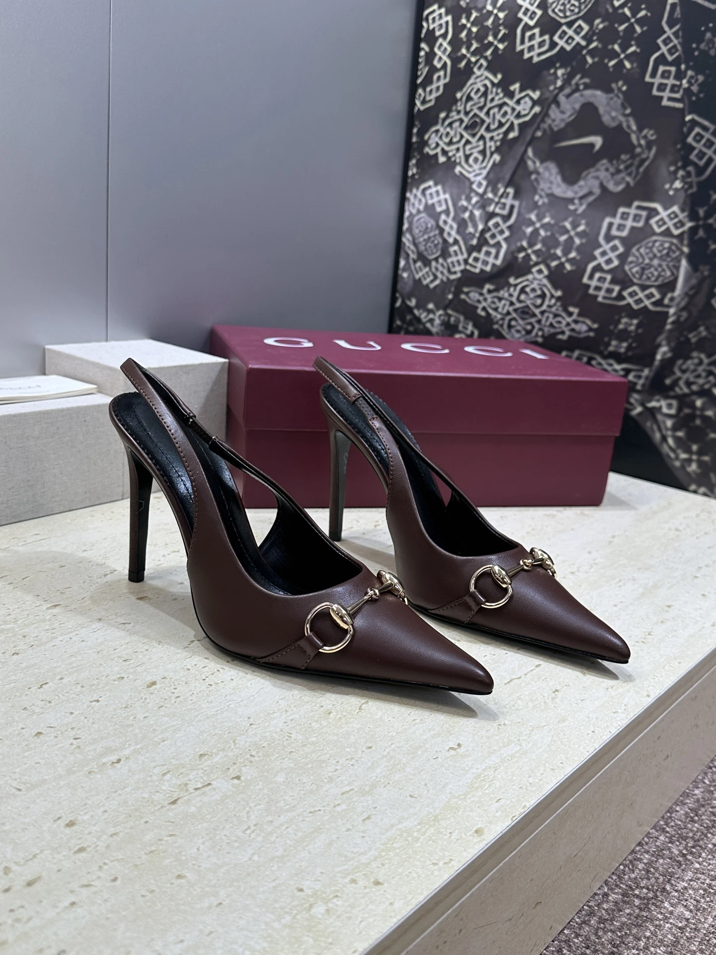 Gucci Sandals — 9c9ed4a8