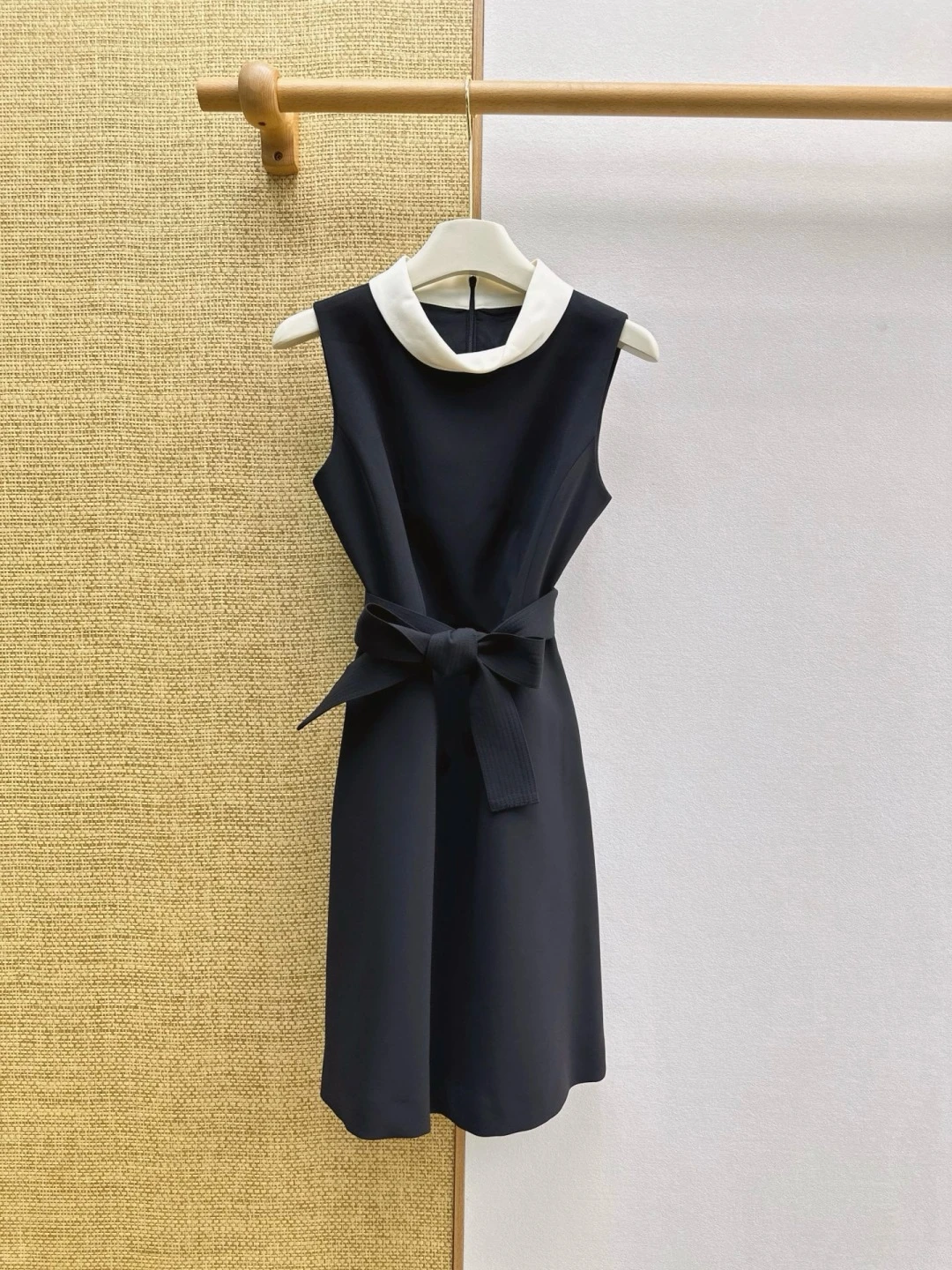 Dresses — fc02e42d