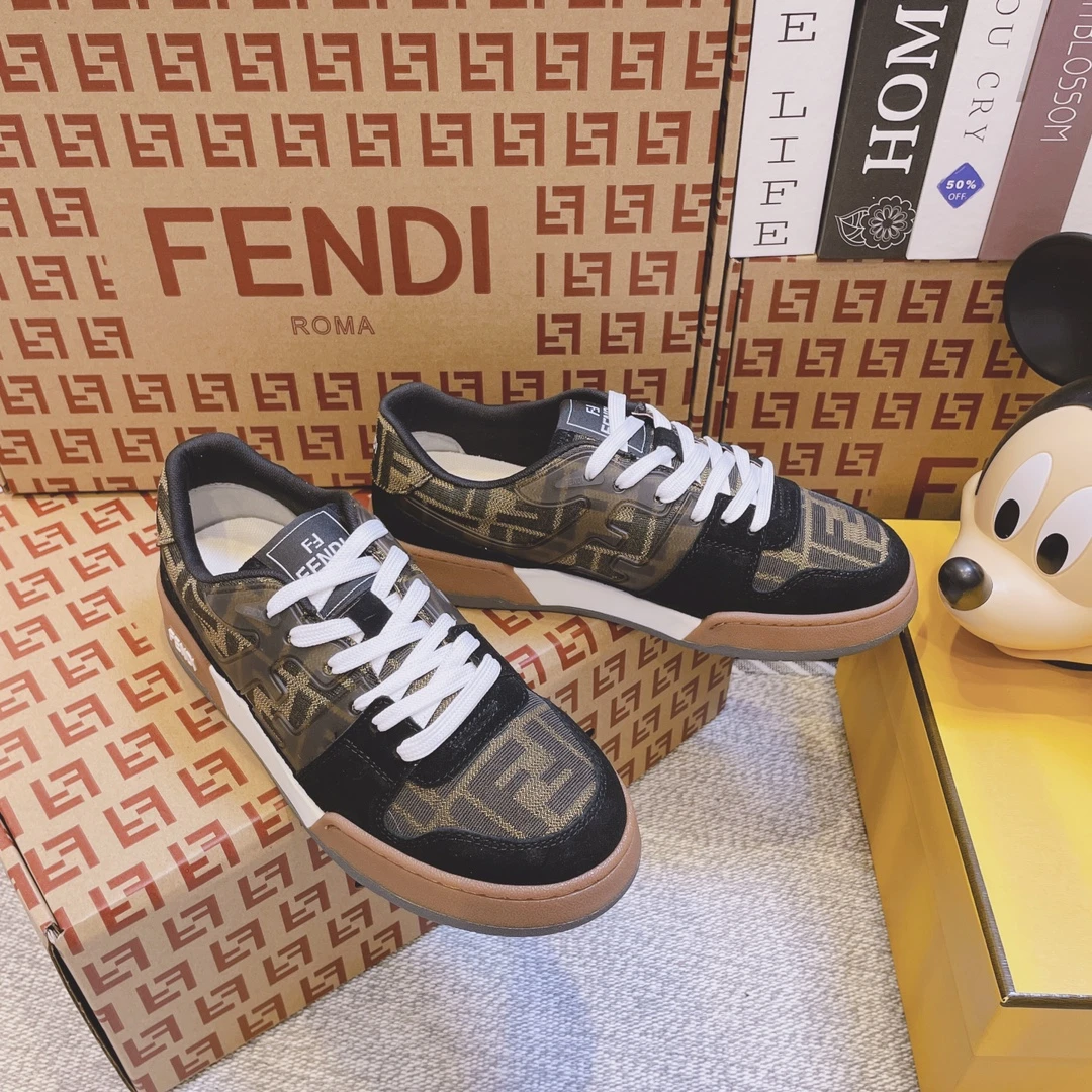 Fendi Sneakers — d0030559
