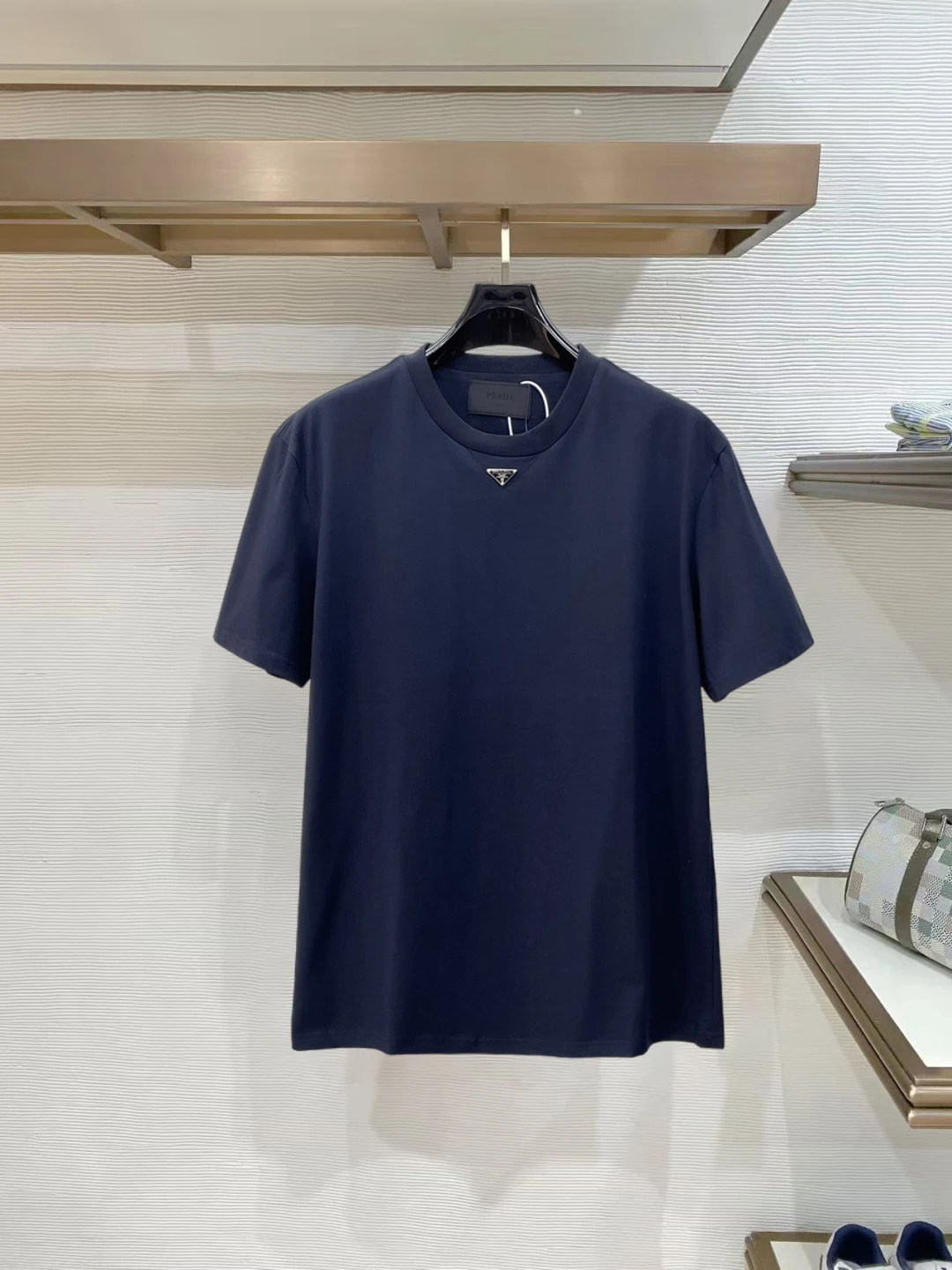 Prada T-Shirt — 3250b99f