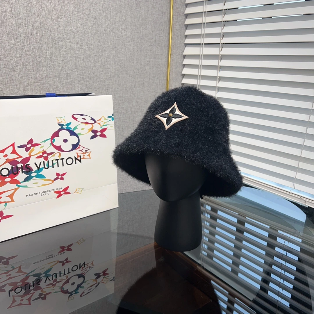 Louis Vuitton Hats — f5bc5e28
