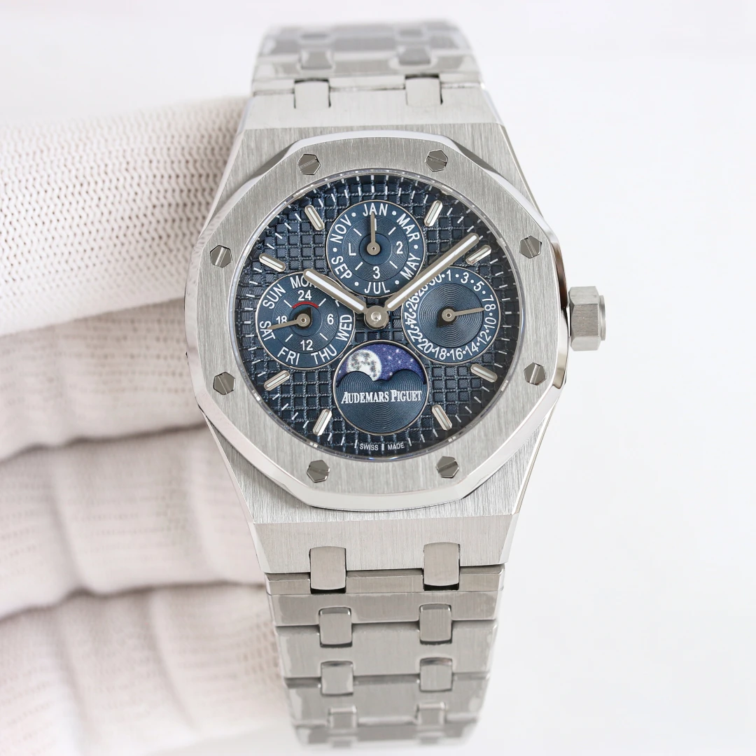 Audemars Piguet Watch — 67e00bc7