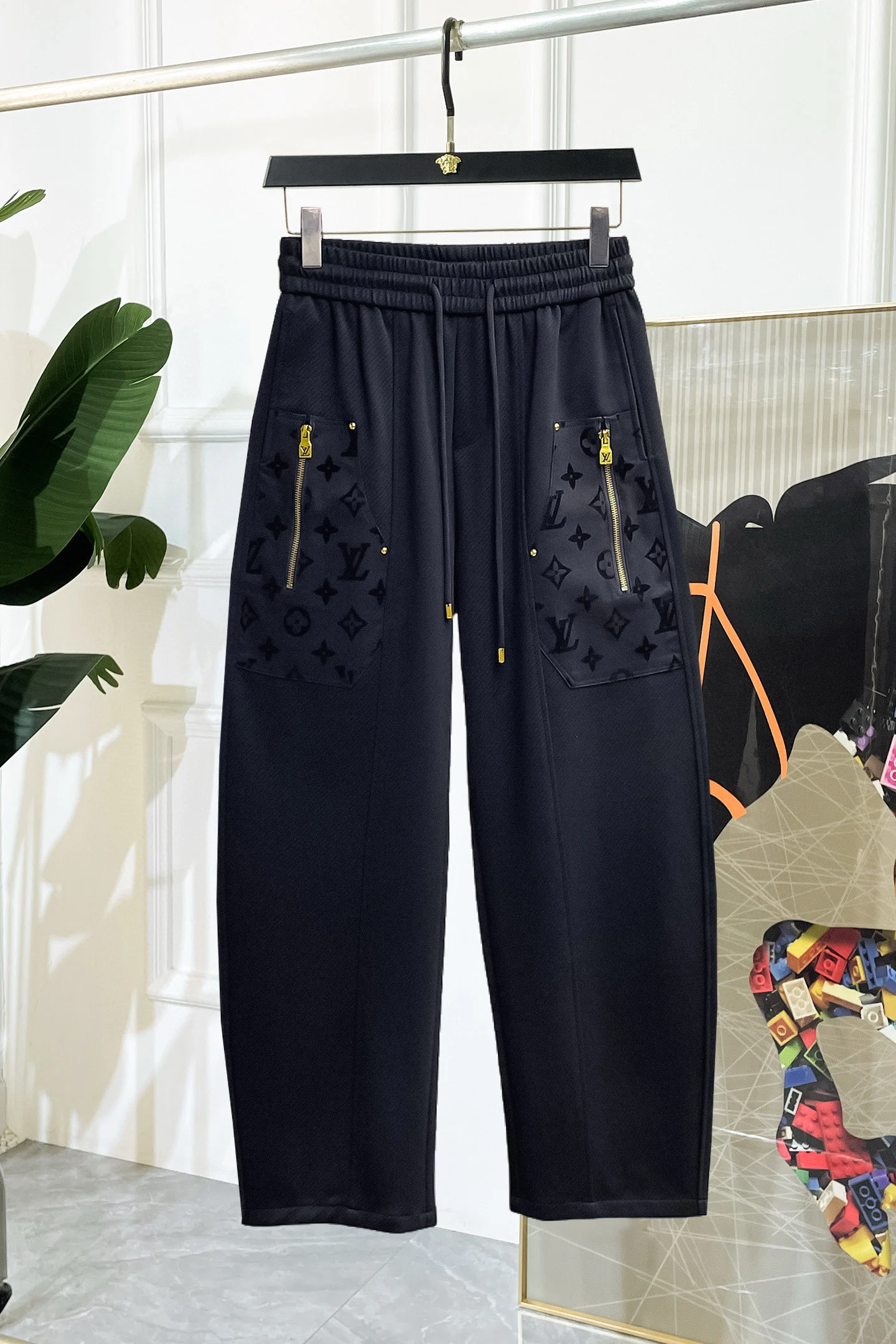 Louis Vuitton Trousers — 751f9be8