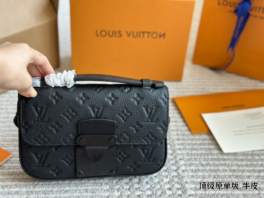 Louis Vuitton Bag — 3379eb94