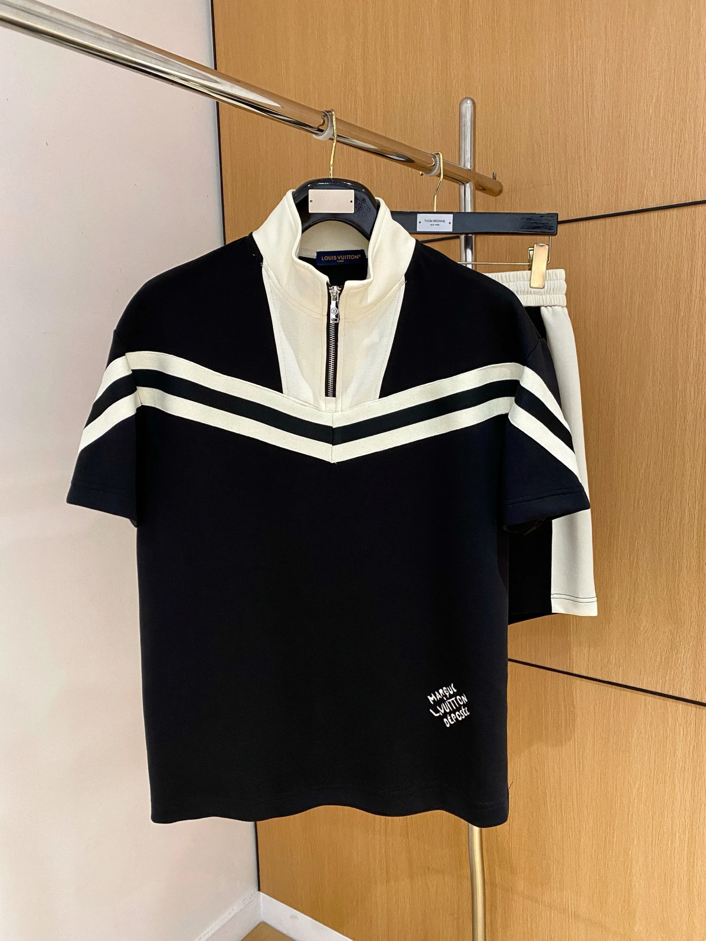 Louis Vuitton T-Shirt — 40380764