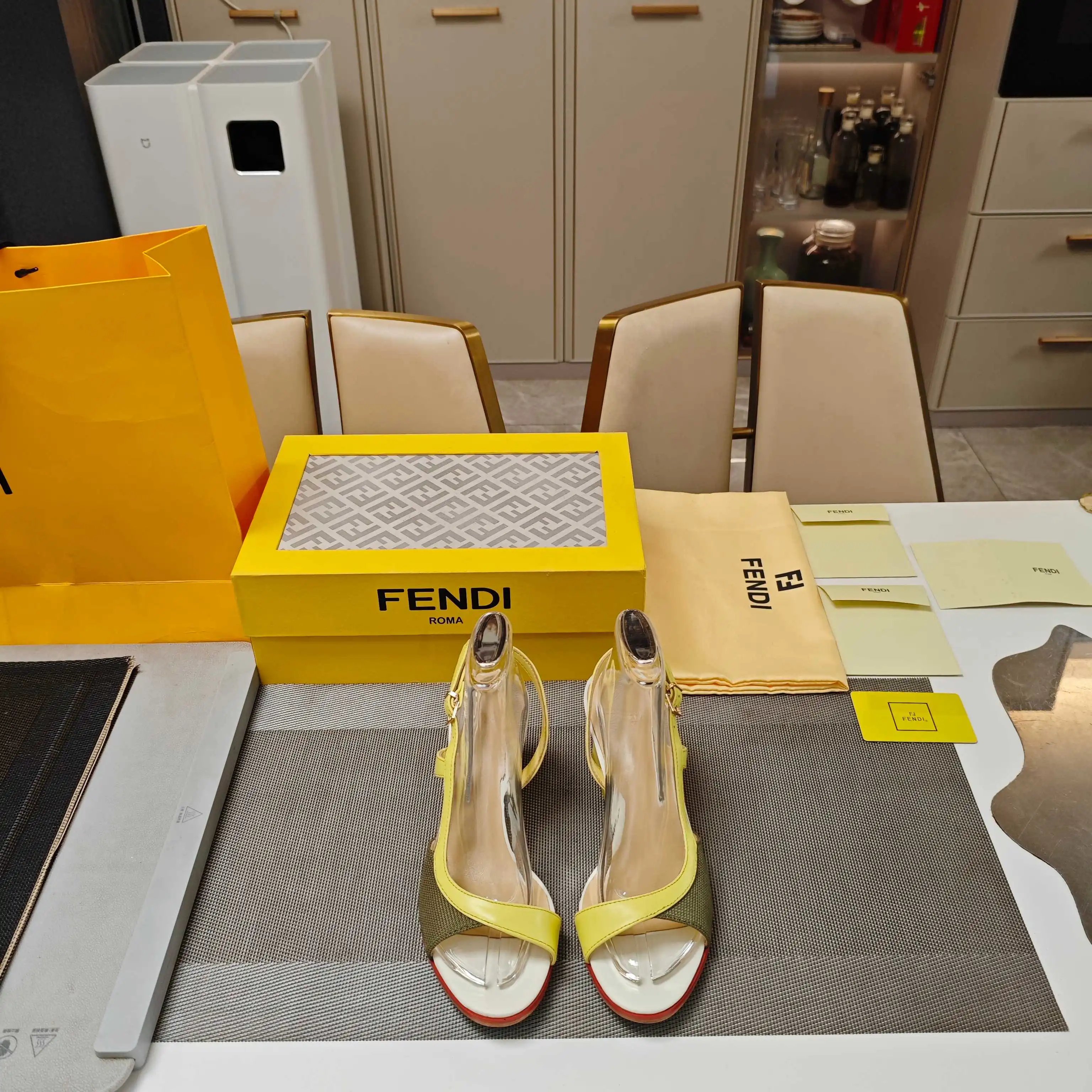 Fendi Sandals — 03120b98