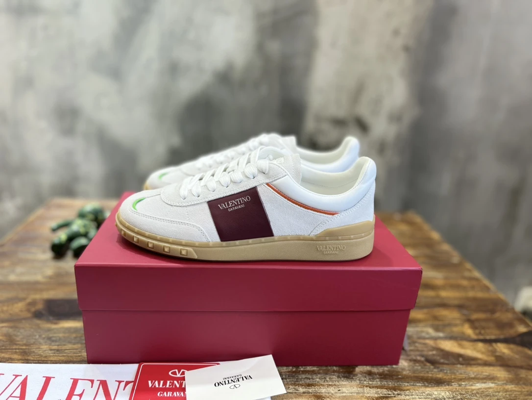 Valentino Sneakers — 60be80c8