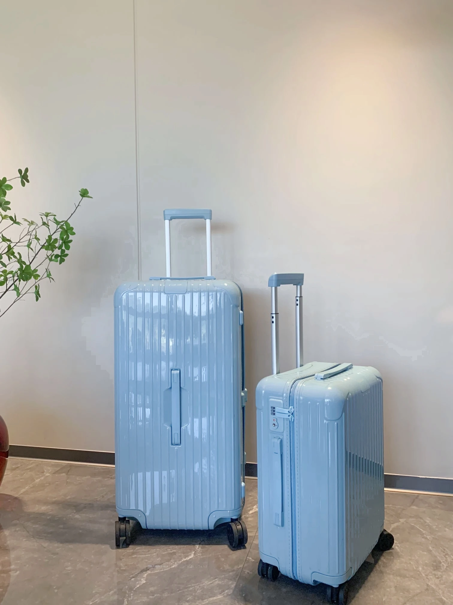 Luggage — 8ec35522