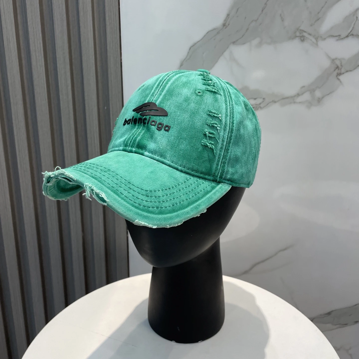 Balenciaga Hat — 64ea037a