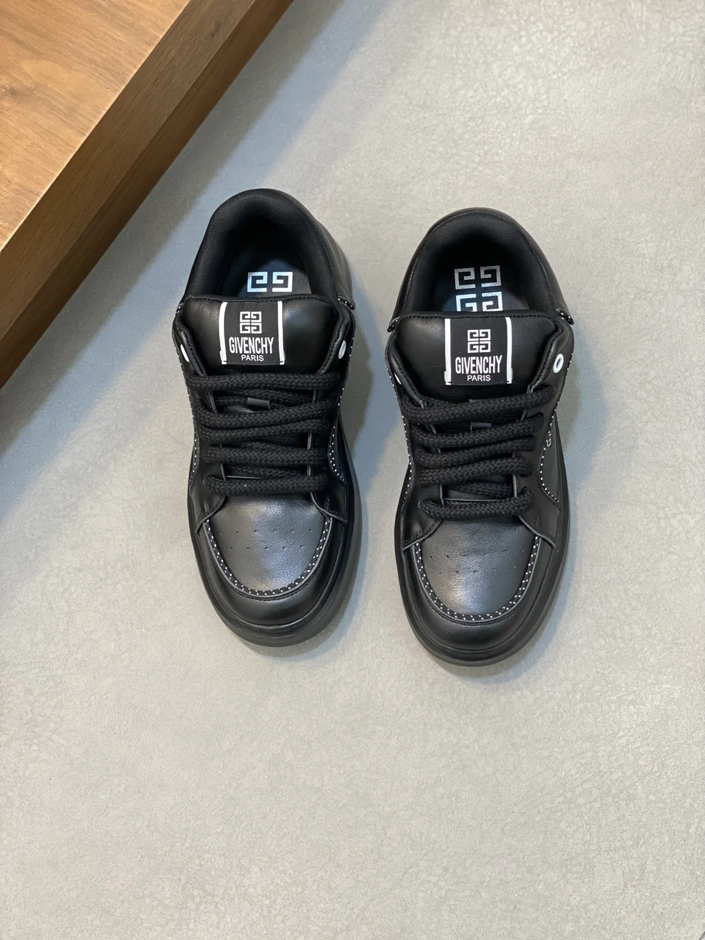 Givenchy Shoes — 89de7420