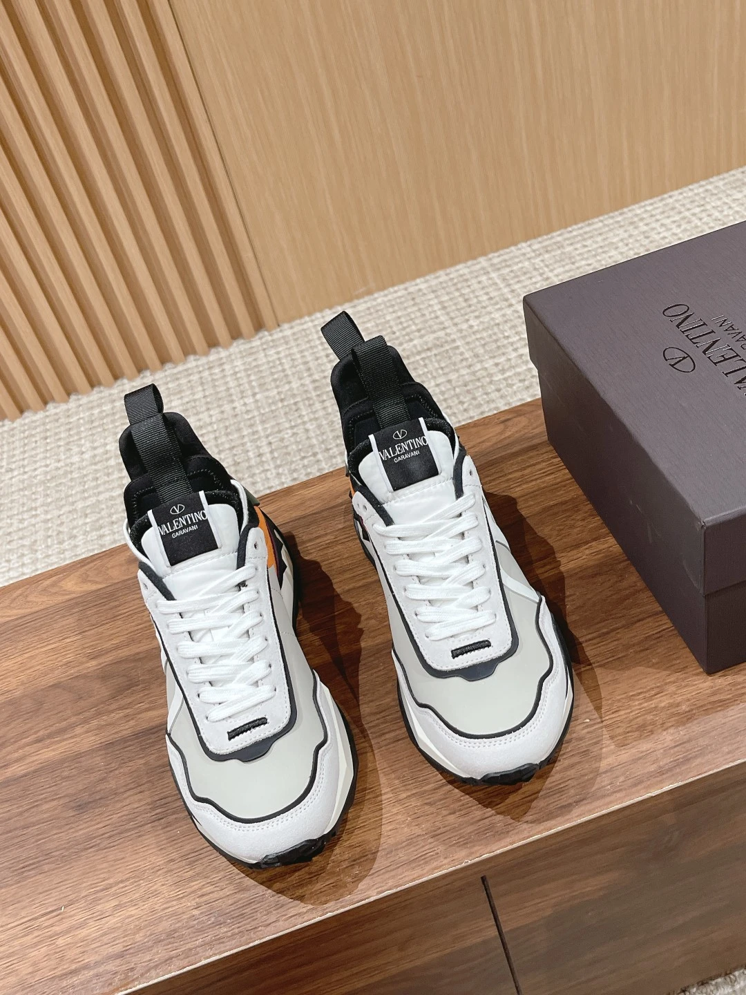 Valentino Sneakers — 61b5ebd1