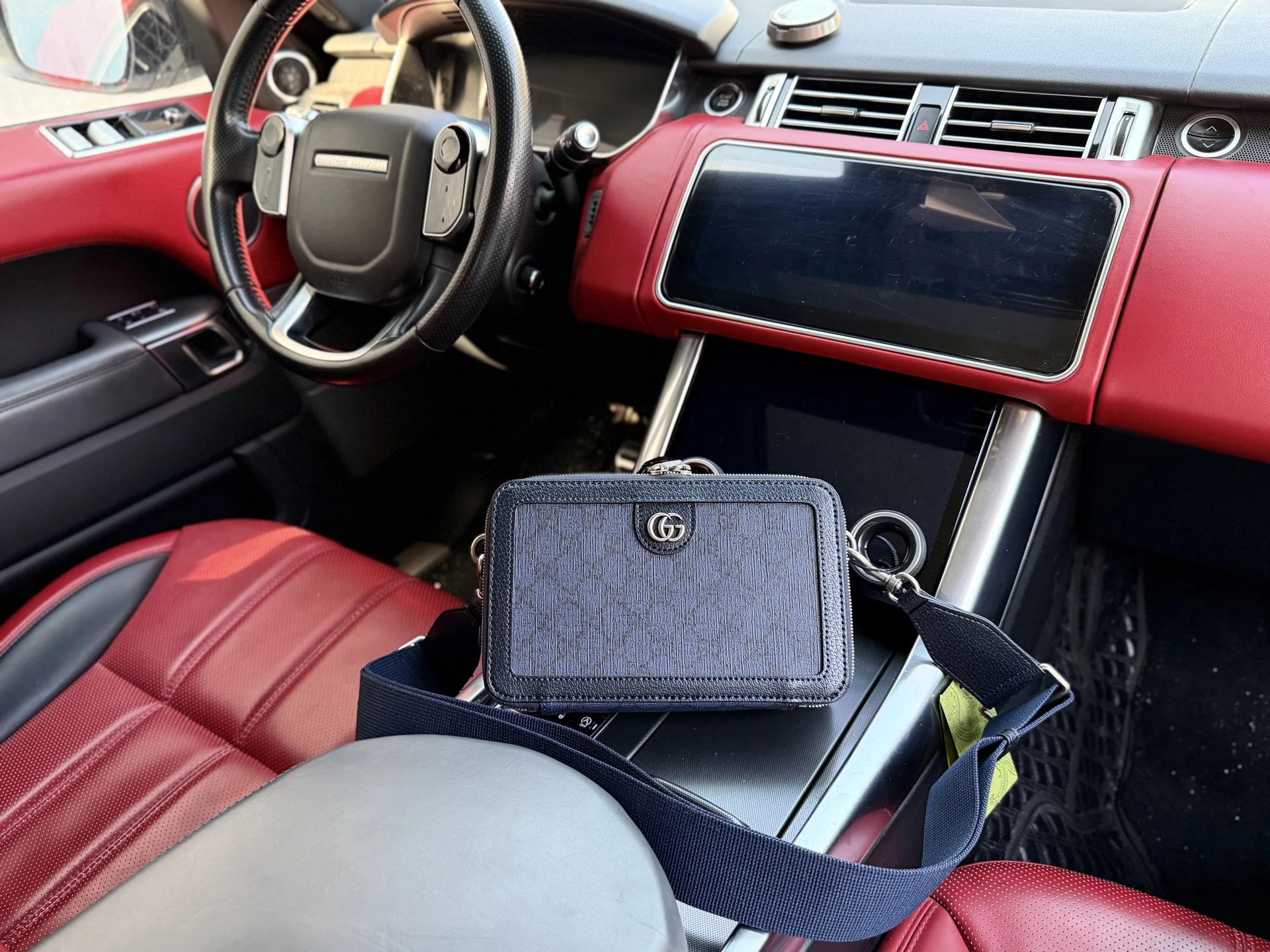 Gucci Bag — 73e06db7