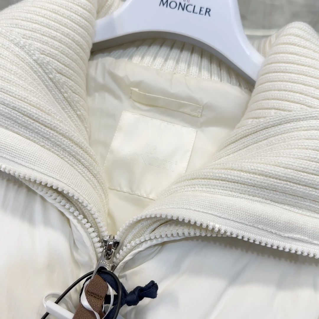 Moncler Down Jacket — cb2abfa1
