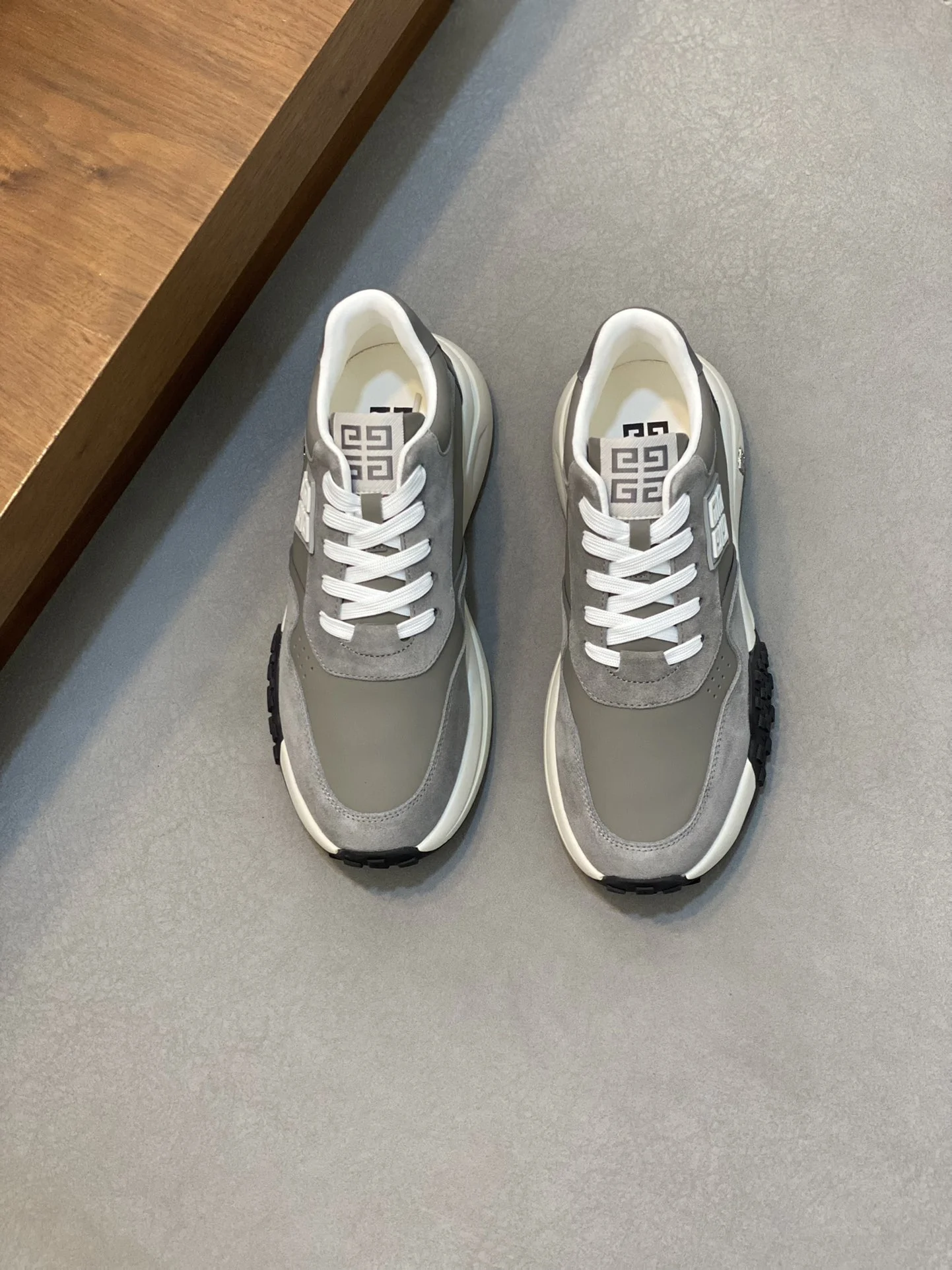 Givenchy Sneakers — 7d30c6b3