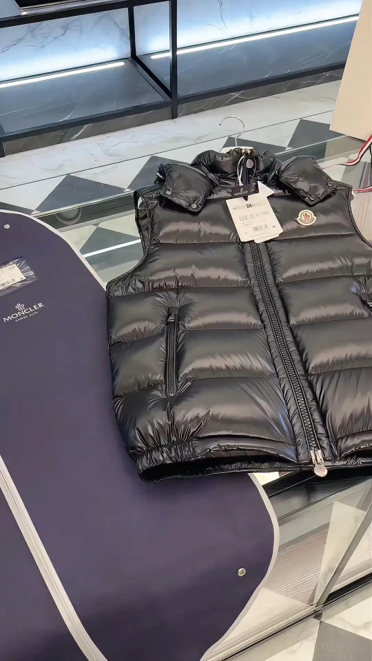 Moncler Down Jacket — 75188916