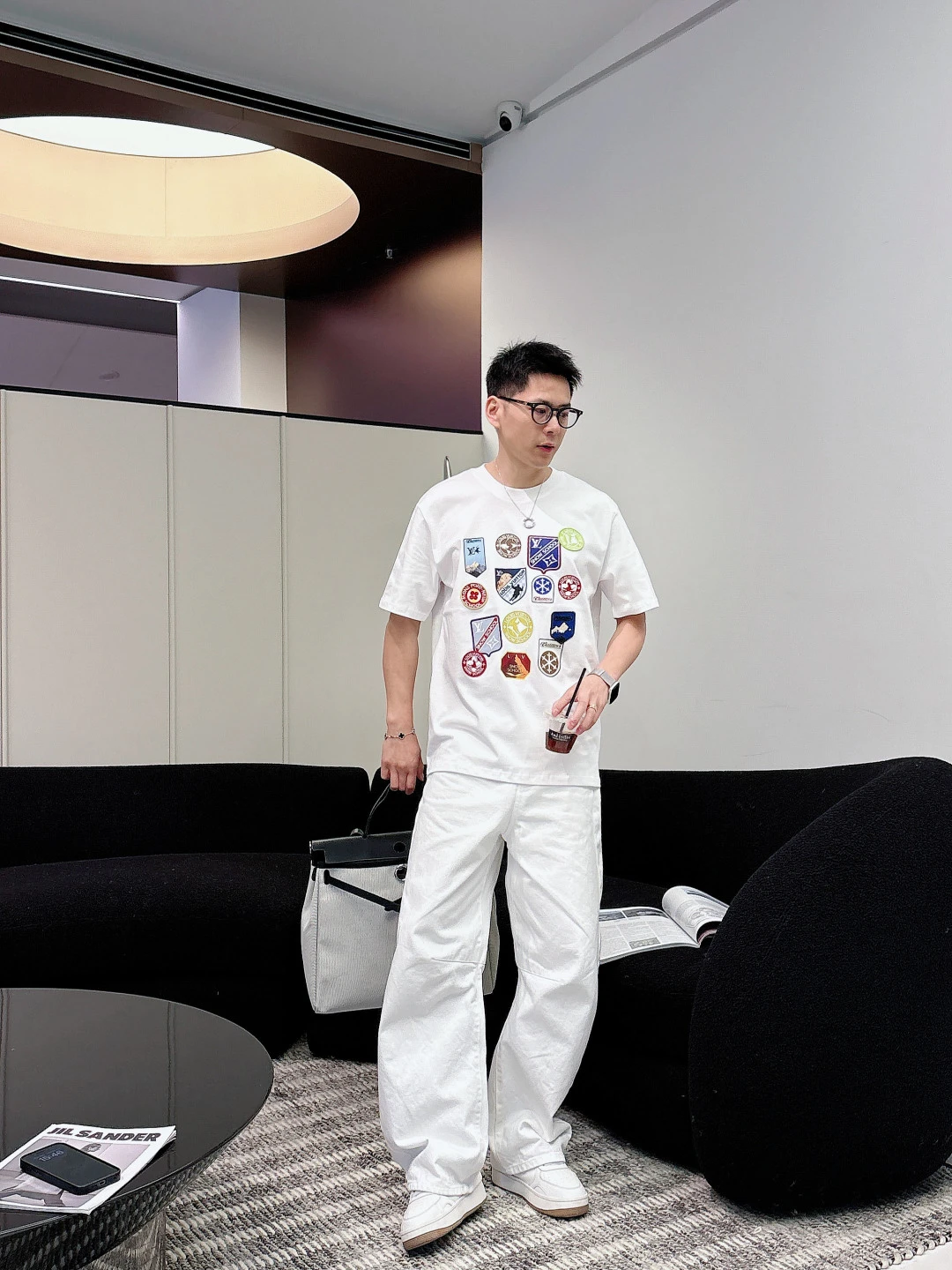 Louis Vuitton T-Shirt — d6a39f2d
