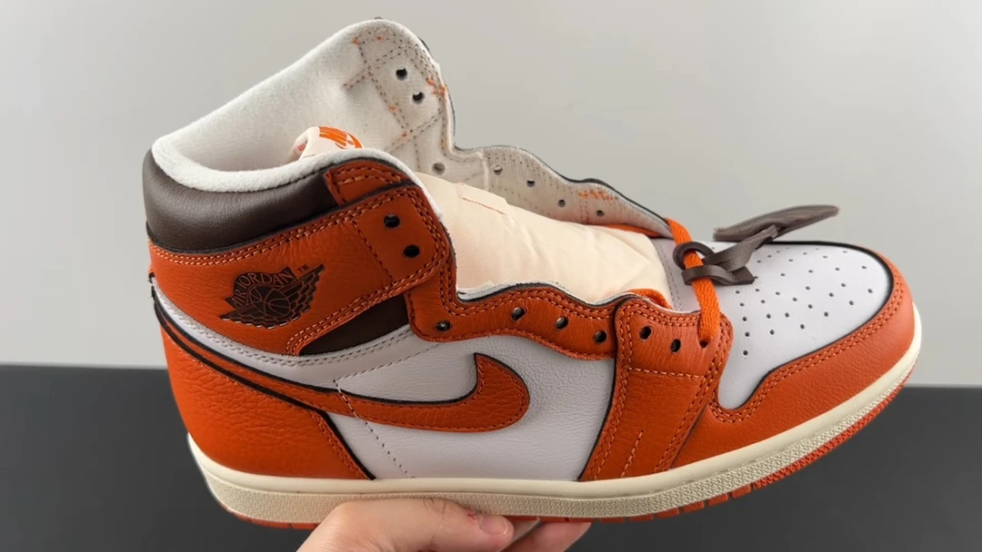 Nike Shoes — 8ec9aebc