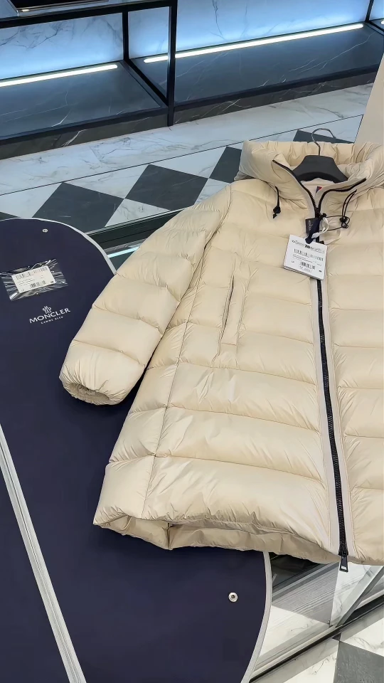 Moncler Down Jackets — 853d467d