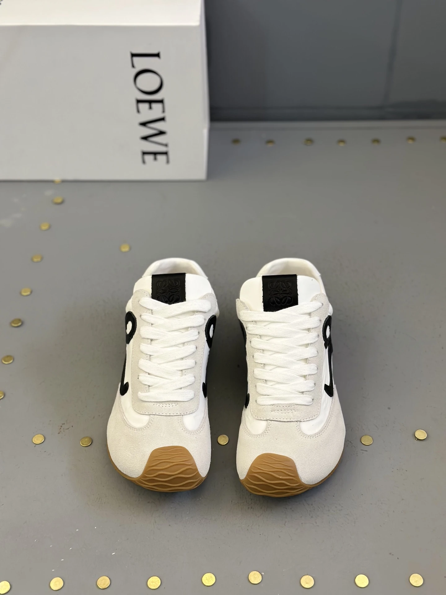 Loewe Sneakers — 37616309
