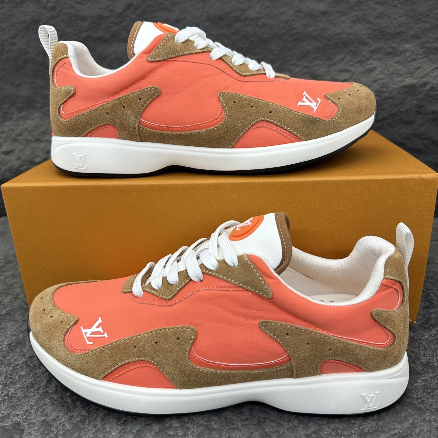 Louis Vuitton Sneakers — 4c33a755