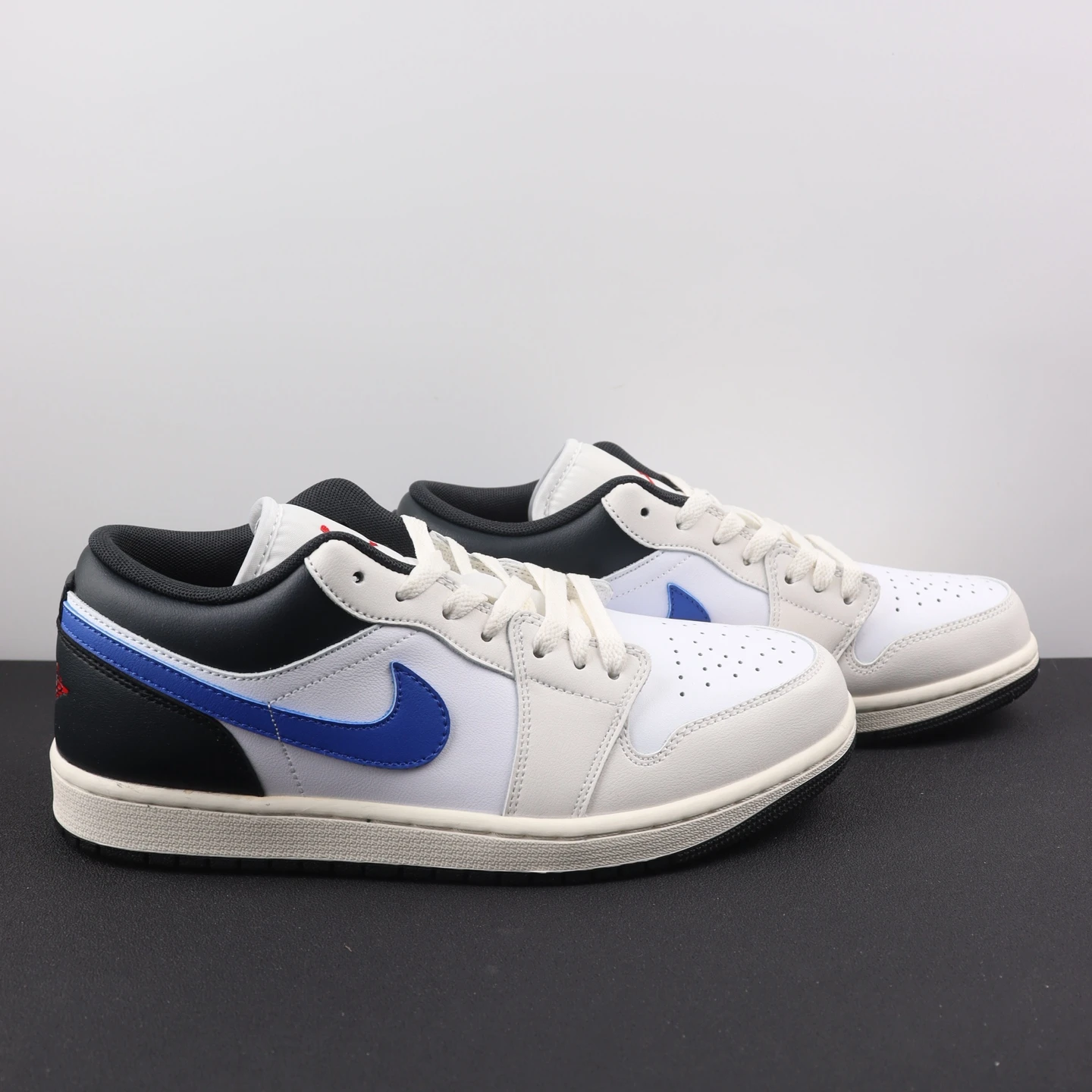 Nike Shoes — 88d137e2